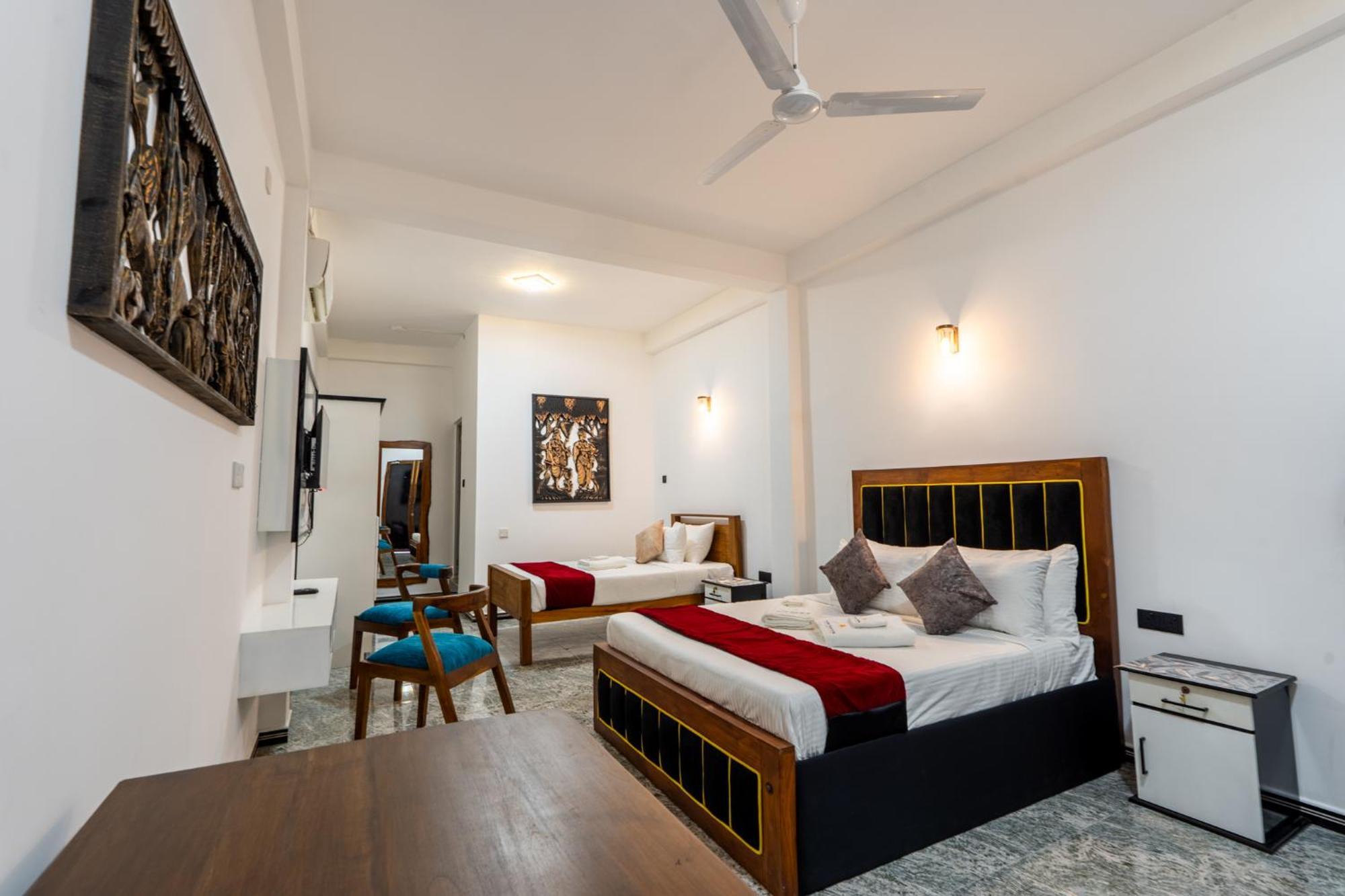 Golden Stars Hotel 담불라 외부 사진
