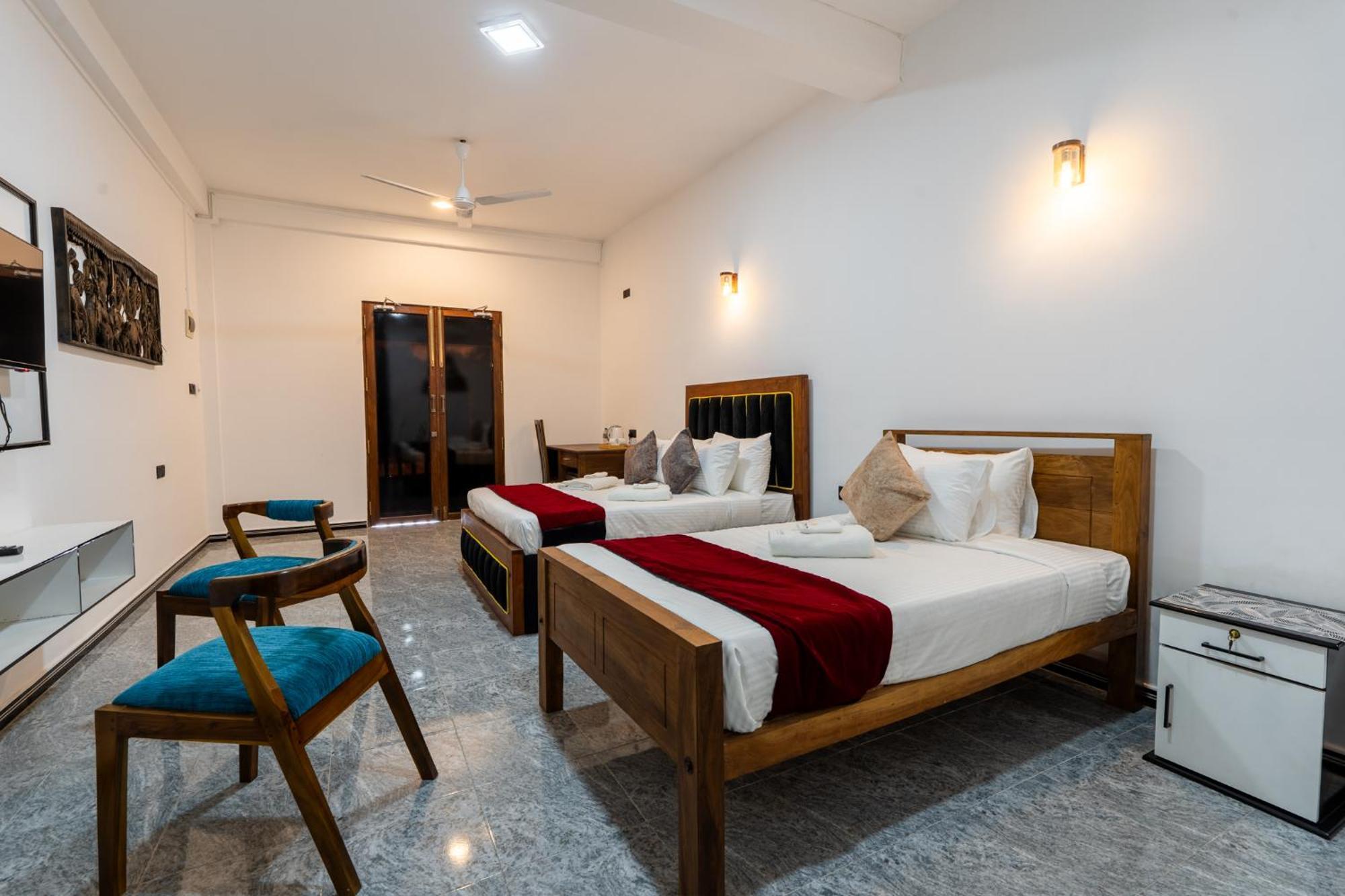 Golden Stars Hotel 담불라 외부 사진
