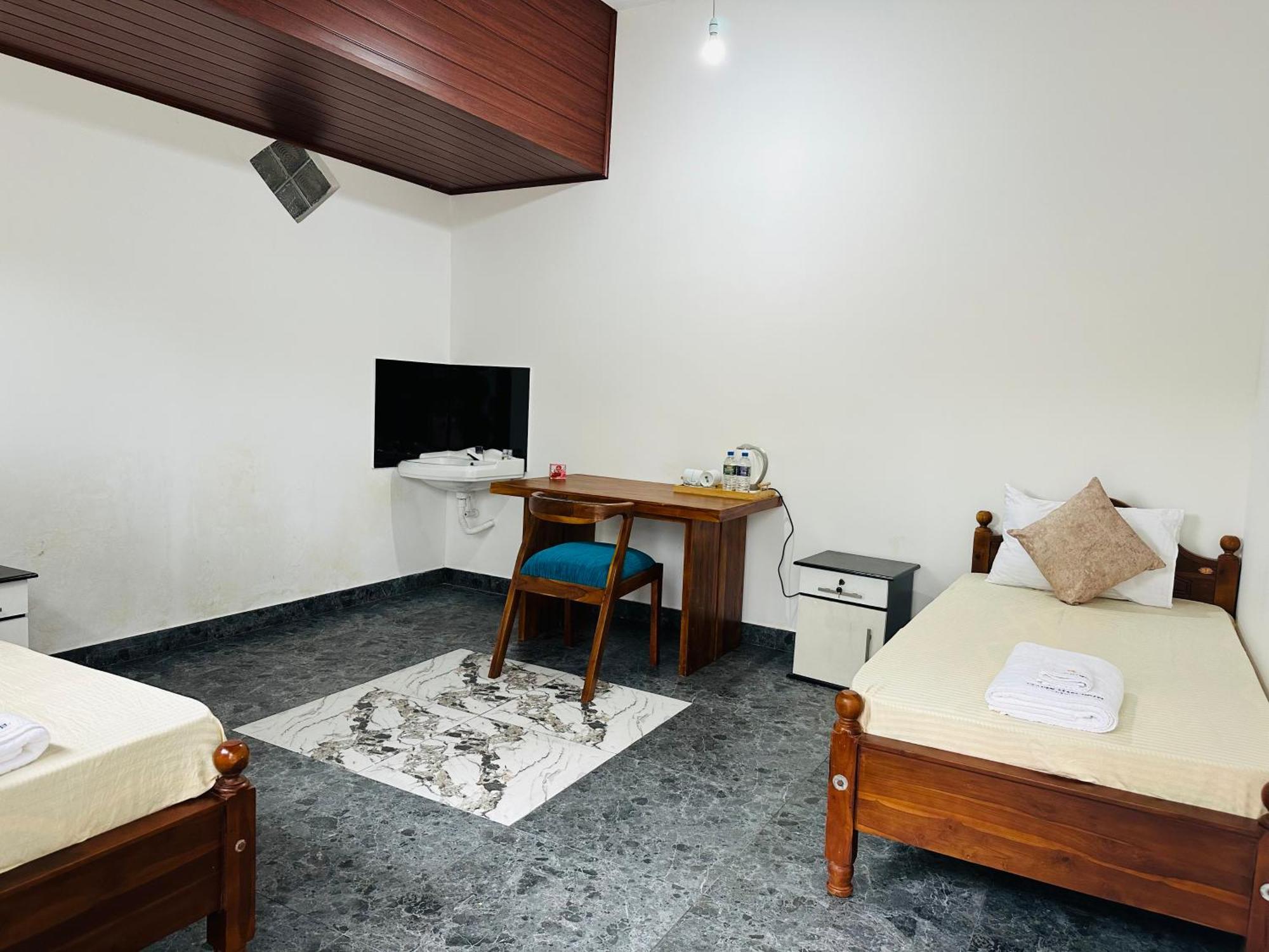 Golden Stars Hotel 담불라 외부 사진